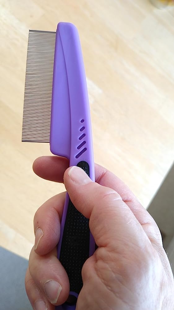 Flea Comb with Rubber Handle, Flea and Tick Comb for Dogs & Cats, Fine Tooth Dog Comb for Grooming (Purple) - PawsPlanet Australia