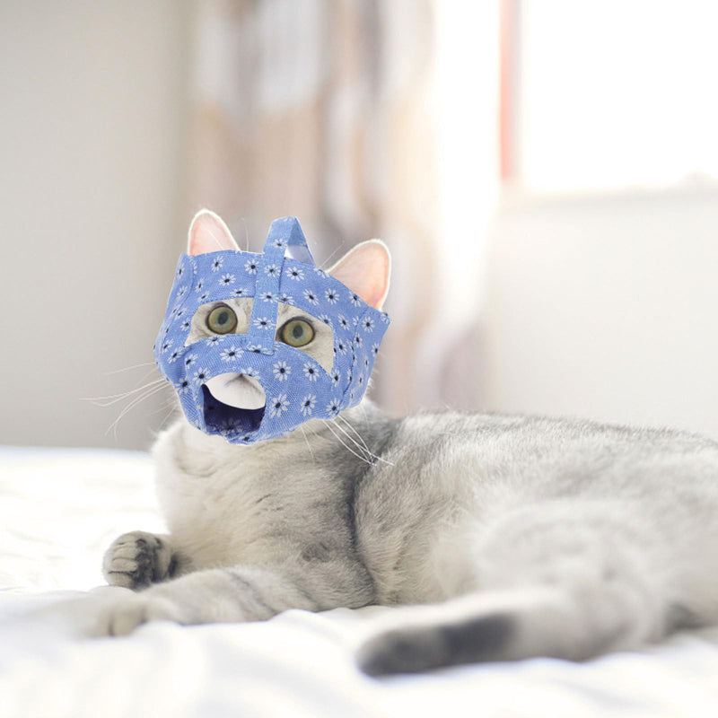 LALAFINA Cat Muzzle made of breathable fabric. Protection and protection during bathing or eating snacks. Size S. Simple design in blue.