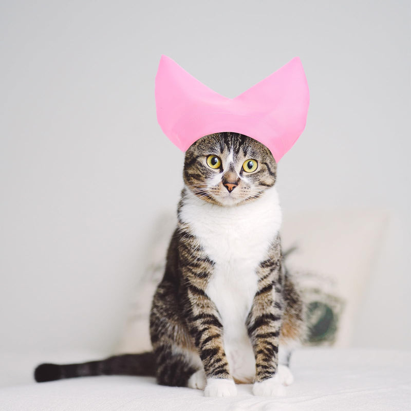 Cat bathing cap with ear protection made of polyester. Easy to use for cat grooming and bathing. Pink.