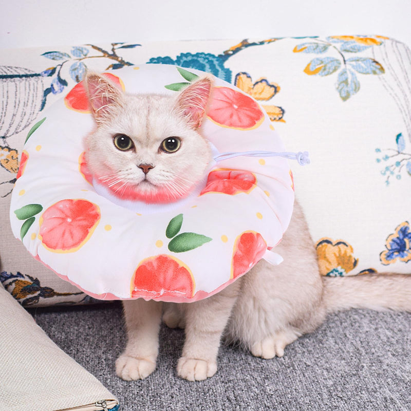 Cotton neck brace for cats and kittens, pink. Prevents wound licking. Easy to wear. For recovery after surgery or injuries.