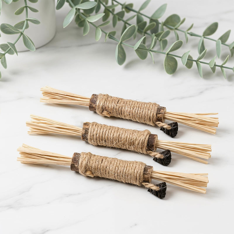 3 pieces of cat toys, chew toys made of silver vine for cats and kittens with teeth cleaning function and more social than natural chew toys.