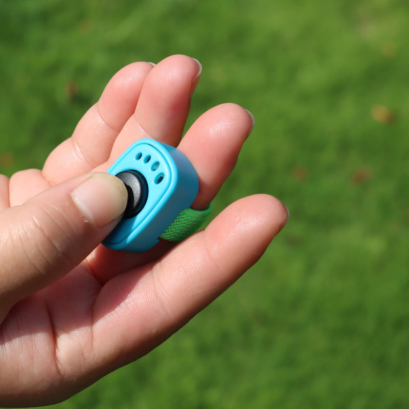 Pet Clicker for Dogs/Cats/Horses/Birds or Other Animals - Mini Finger Clickers for Training (Finger clickers Black+Blue) - PawsPlanet Australia