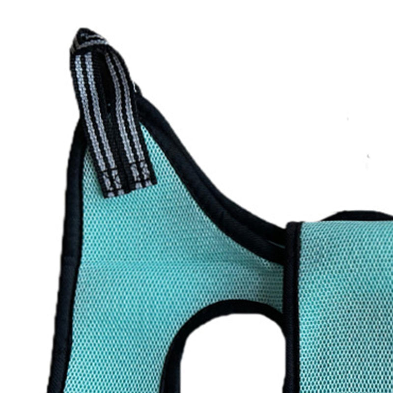 Compact pet grooming accessories: Comfortable and safe for trimming claws and bathing kittens and puppies.