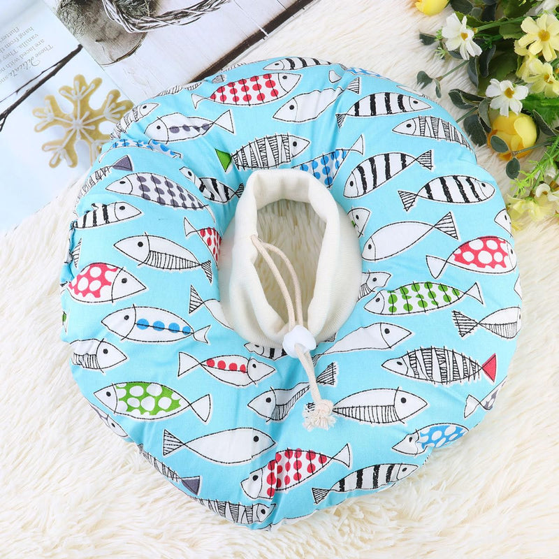 Amosfun Anti-Lick Collar made of soft PP cotton material with fish pattern for cats. Lightweight and comfortable anti-bite collar for sterilization and post-surgery.