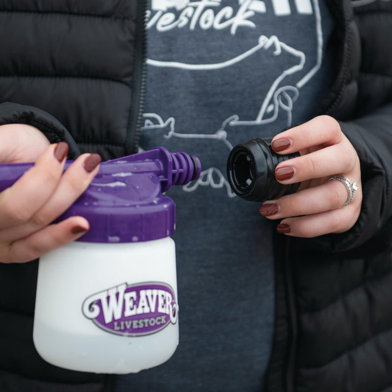 Weaver Livestock Mini Foamer for Cleaning Horses, Goats, Sheep, Swine or Dogs Includes Container with lid and Spray Nozzle with Easy On/Off - PawsPlanet Australia