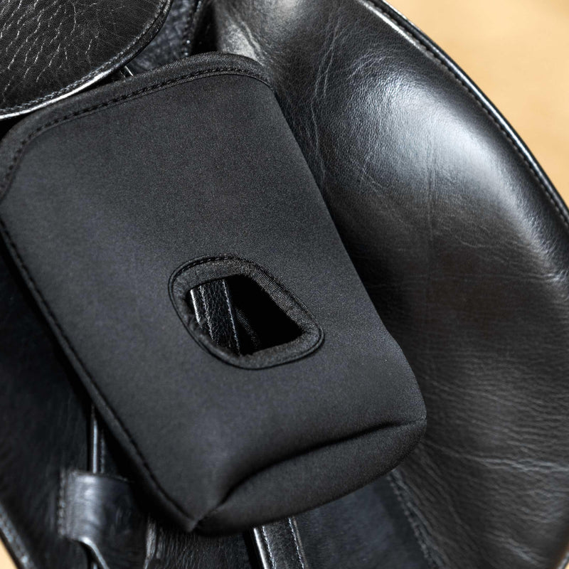 HORZE Soft Neoprene 6.3" x 8" Stirrup Covers | Protect Your Saddle Black One Size - PawsPlanet Australia
