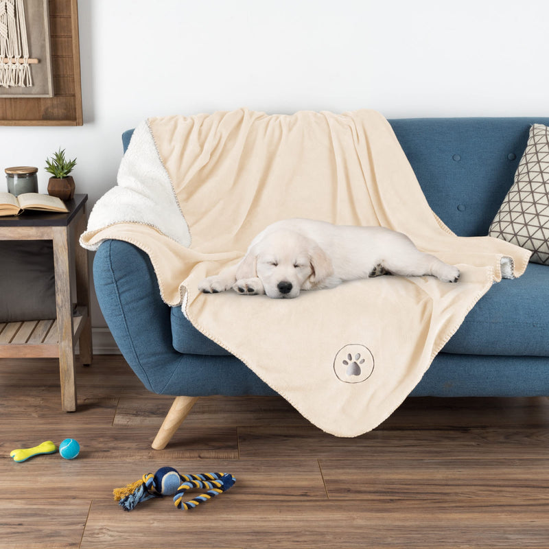 PETMAKER Waterproof Pet Blanket - 50x60-Inch Reversible Sherpa Fleece Throw Protects Couches, Cars, and Beds from Spills, Stains, and Fur (Cream) Medium Cream - PawsPlanet Australia
