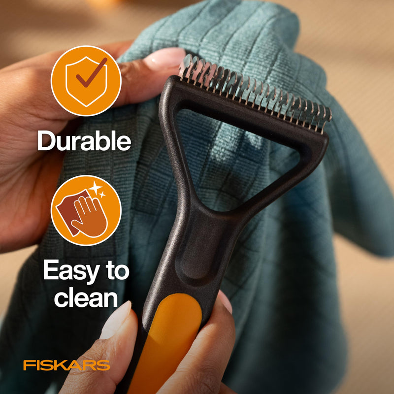 Fiskars Pet, Cat and Dog Brush, Fine Bristles & SoftGrip Handle for Gentle Grooming and Deshedding, Cat and Dog Supplies, Orange/Black Dematting Rake