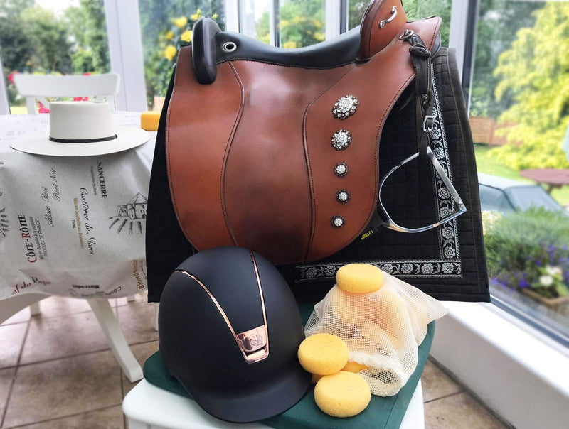 Premium Synthetic Horse Tack Sponges: 12pc Value Pack (10 Round 2.8" x1", 2 Large 6"x4"x2") with Cotton Bag, for Saddles, Bridles, Boots and Leather Care by Equus Constantia - PawsPlanet Australia