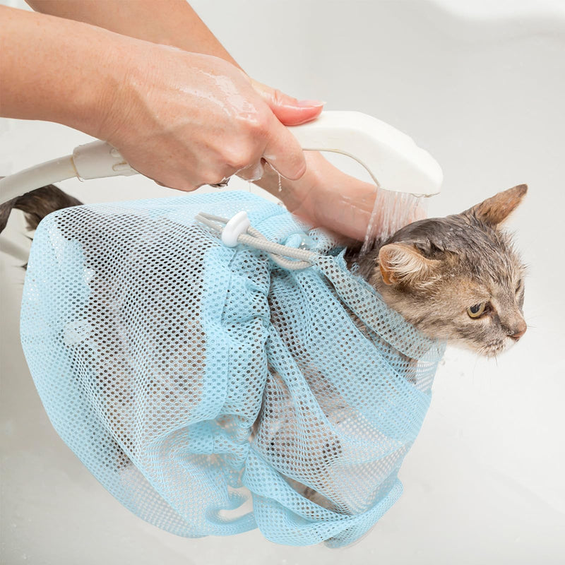 UKCOCO Blue cat bathing bag made of polyester mesh, bite and scratch resistant, for bathing and grooming your cat at home. Random color.