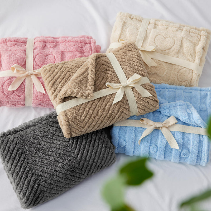 Bedsure Dog Blankets for Large Dogs Washable - Fluffy Fuzzy Cat Puppy Blanket for Couch with Premium 300GSM Coral Fleece Soft for Pet Kitten Doggy, White, 50x60IN XL(50x60") White Heart - PawsPlanet Australia