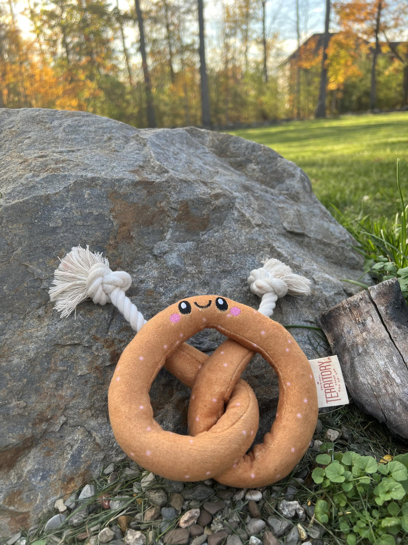 Territory Pretzel Rope Tug Dog Toy