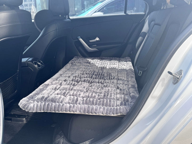 Backseat Pet Bed Mat,Anti Slip Pet Travel Dog Bed，Plaid Dog Bed for Car Back Seat, Custom Fit for Backseat Extenders and Seat Covers (Grey, 1) Grey - PawsPlanet Australia