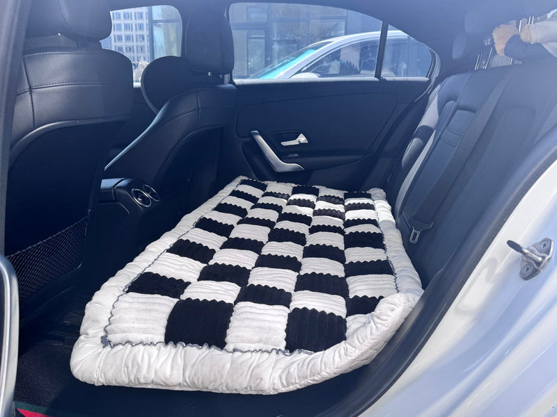 Backseat Pet Bed Mat,23.62 inch x 51 inch. Anti Slip Pet Travel Dog Bed，Plaid Dog Bed for Car Back Seat, Custom Fit for Backseat Extenders and Seat Covers (Black&White, 1) Black&white - PawsPlanet Australia