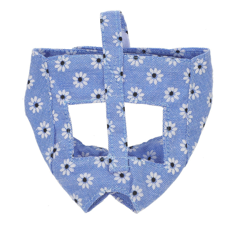Cat muzzle made of breathable fabric with practical closure design. Comfortable cat muzzle, size S, for claw care and medication cleaning. Blue