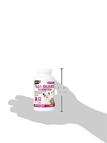 VetIQ Flea Guard, 90 Tablets, Flea Treatment for Dogs & Cats Keeps Fleas, Ticks & Mosquitoes Away, Natural Flea Treatment With B Vitamins & Garlic, Dog & Cat Flea Treatment For Healthy Skin & Coat - PawsPlanet Australia