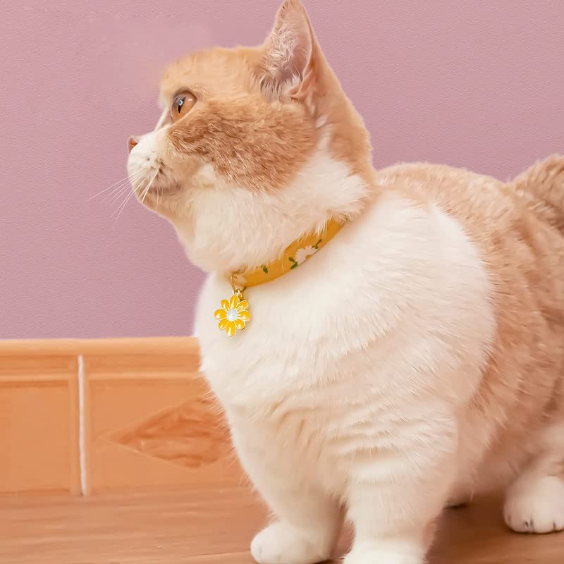 XIXKOLYU 2 Pack Cotton Breakaway Cat Collar with Bell, Yellow & Green Flowers Pendant Cute Cat Collar Kitten Collar, Ideal for Girl Cats Boy Cats Yellow + Green - PawsPlanet Australia