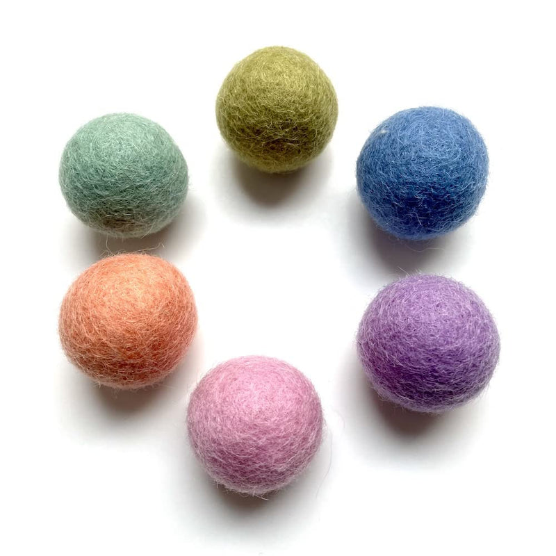 LucyBalu® felt balls I cat toys I cat balls made of felt | Toys made from 100% wool I Natural toys | Play balls for cats fair from Nepal | 6 pieces | Colorful pastel tones - PawsPlanet Australia