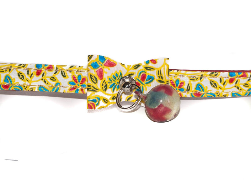 Pet Palace® "Flower Power Puss Safety Collar with bow and bell plus FREE cute catnip toy! - PawsPlanet Australia