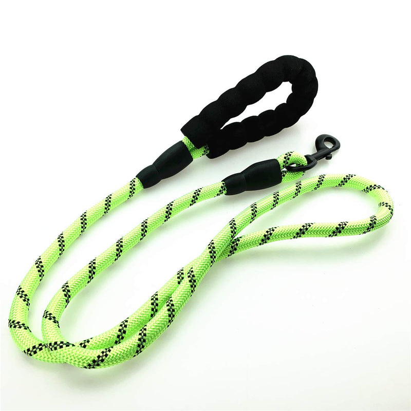 STARPADBUY 5 FT Strong Dog Leash, Rope Twist Dog Lead Heavy Duty with High Reflective Thread and Soft Padded Control Handle, Highly Reflective Threads and for Zinc Alloy Lock,Green 1.5m x 1.2cm - PawsPlanet Australia