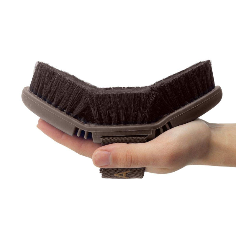 Animalon CareFlex Lambskin Brush | Flexible & ergonomic horse brush made of lambskin and horsehair | Horse body brush | Horse Accessories | Innovative grooming supplies for horses - PawsPlanet Australia