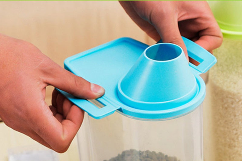 [Australia] - Pet Food Storage Container with Measuring Cup, Pour Spout and Seal Buckles Food Dispenser for Dogs Cats Blue 