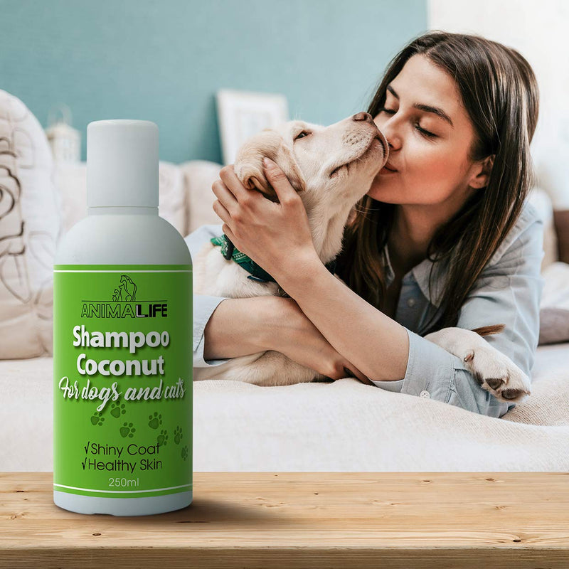 Coconut Oil Shampoo for Dogs & Cats 250ml - Coconut Oil - Ethereal Tea Tree & Rosemary Oil - Nurturing - Easily Combed - Pleasant Smell - Silk Proteins - PawsPlanet Australia