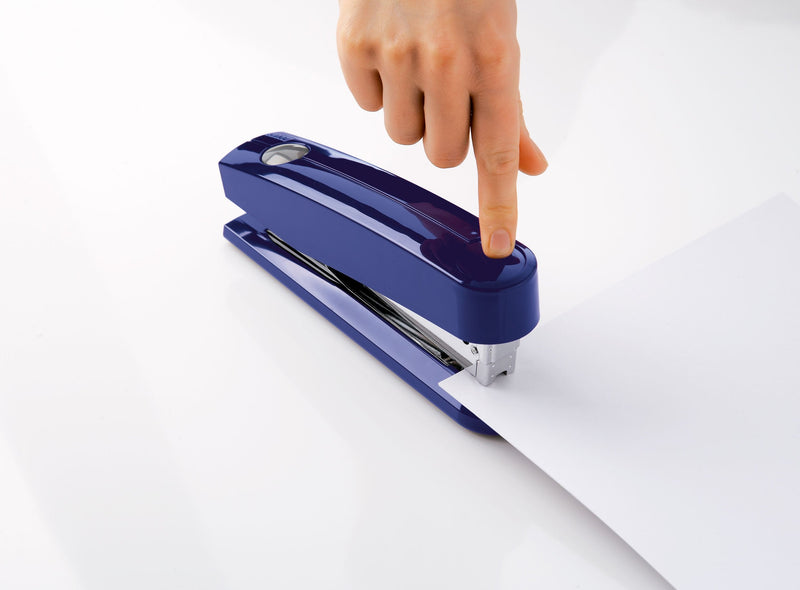 Novus B 7A comfort stapler (30 sheets stapling capacity, automatic function, incl. 200 staples) glossy blue - PawsPlanet Australia