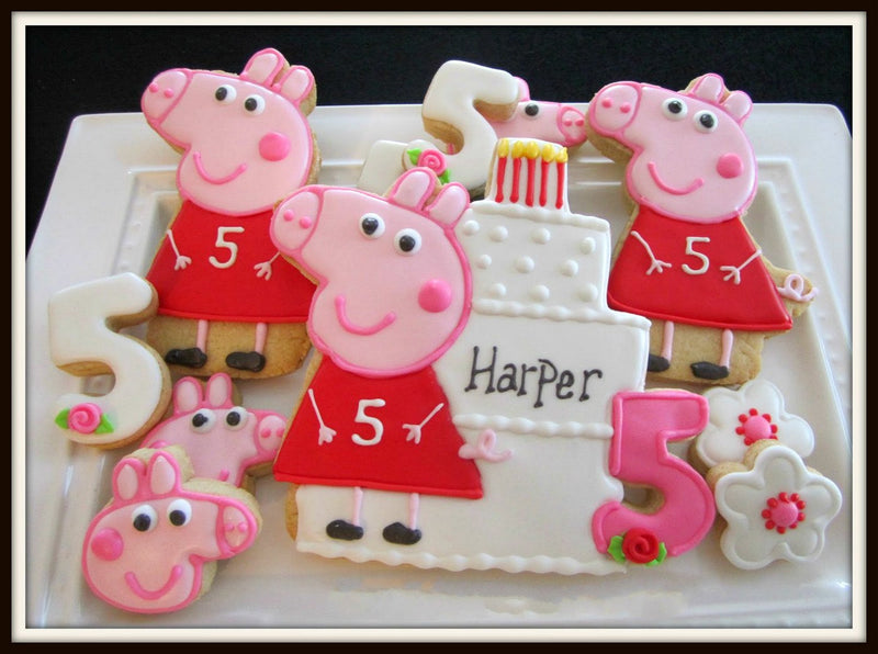 YUHAO Pepp Pig Cookie Cutters Set for Kids - 8 PCS - Pepp Pig, George Pig, Daddy Pig, Mummy Pig, Pig Head, Sun, Umbrella and Message Board - Stainless Steel - PawsPlanet Australia