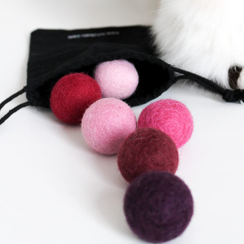 LucyBalu® felt balls for cats | Cat toys | Felt cat balls | Cat toys made from 100% wool I natural toys for cats | Play balls for cats fair from Nepal | 6 pieces| Magenta Viva Magenta - PawsPlanet Australia