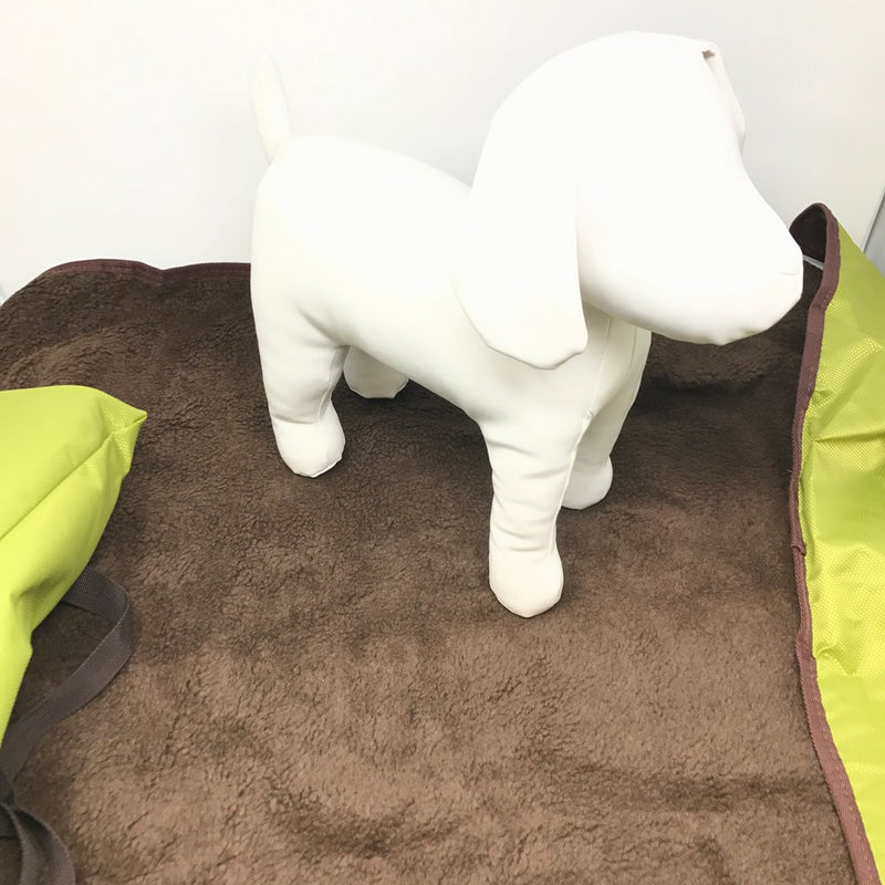 [Australia] - My Poochy and Me Portable Dog Mat for Home & Car with Shoulder Carry Case for Travel OneSize Green 