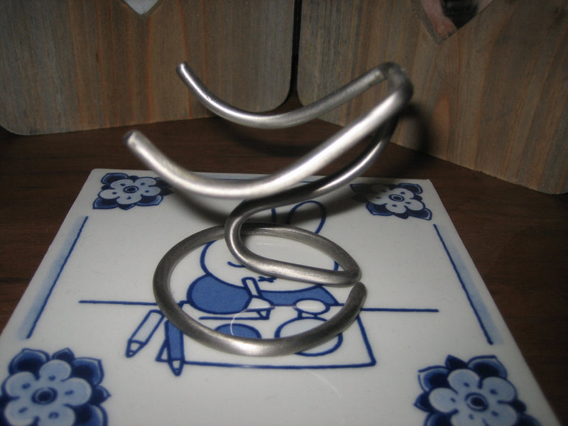Urns UK Pet Heart Keepsake Stand, Pewter Brass - PawsPlanet Australia