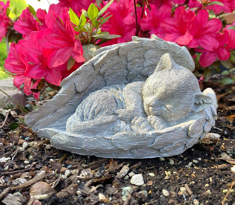 AuldHome Angel Cat Memorial Statue, Garden Resin Sleeping Cat Ornament - PawsPlanet Australia