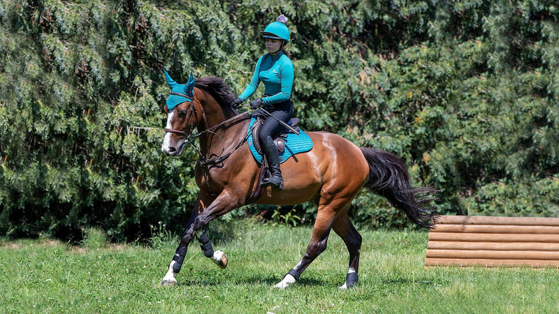 LeMieux Suede GP Square Saddle Pad - Horse Riding Dressage with Soft Bamboo Lining - Sweat Absorbing and Comfortable S/M Peacock - PawsPlanet Australia