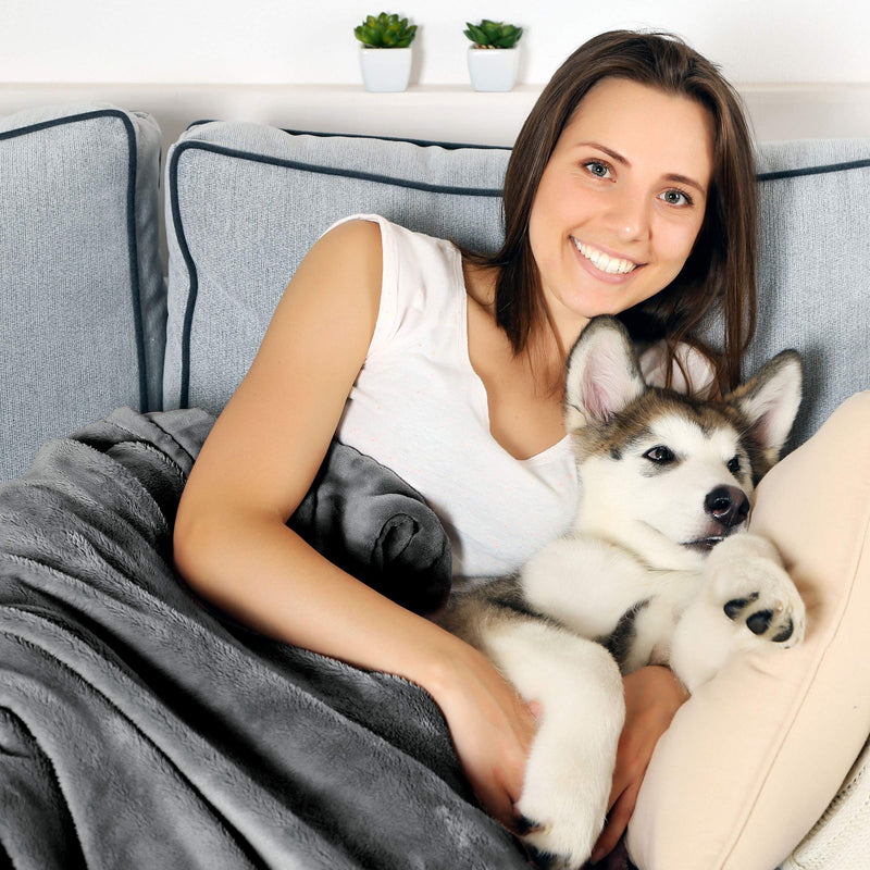 PETMAKER Waterproof Pet Blanket Collection – Reversible Throw Protects Couch, Car, Bed from Spills, Stains, or Fur, Dog and Cat Blankets Dark Gray Large - PawsPlanet Australia