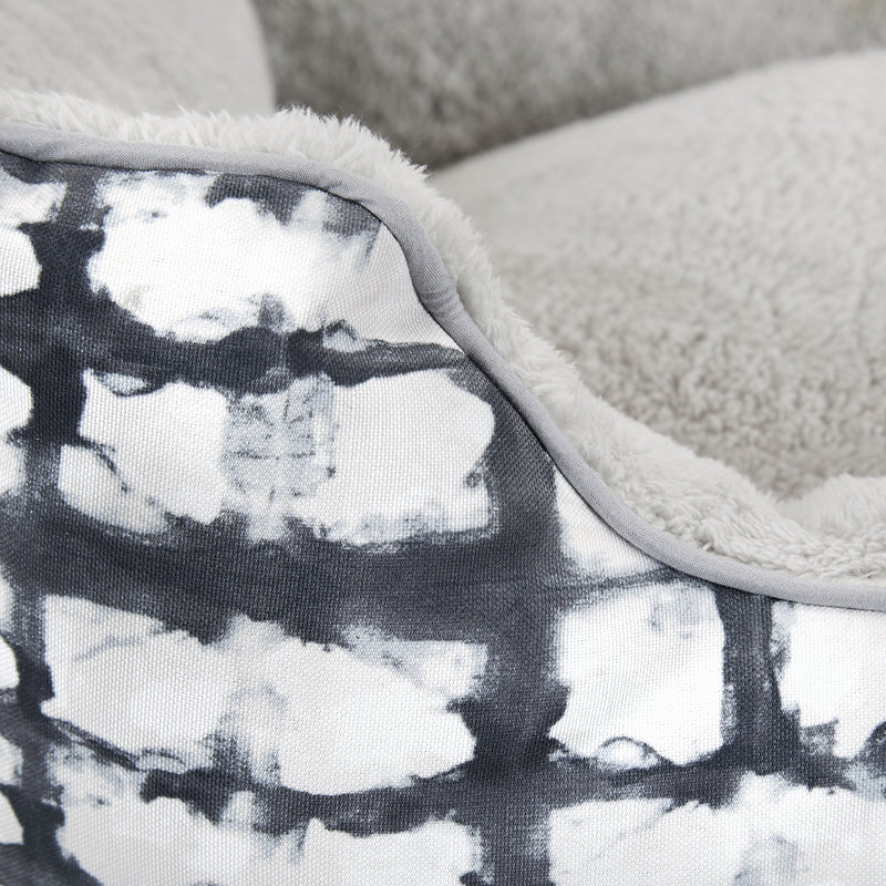 [Australia] - Home Dynamix Elle Decor Comfy Pooch Pet Bed 20" x 28" Cuddler Gray Lattice 