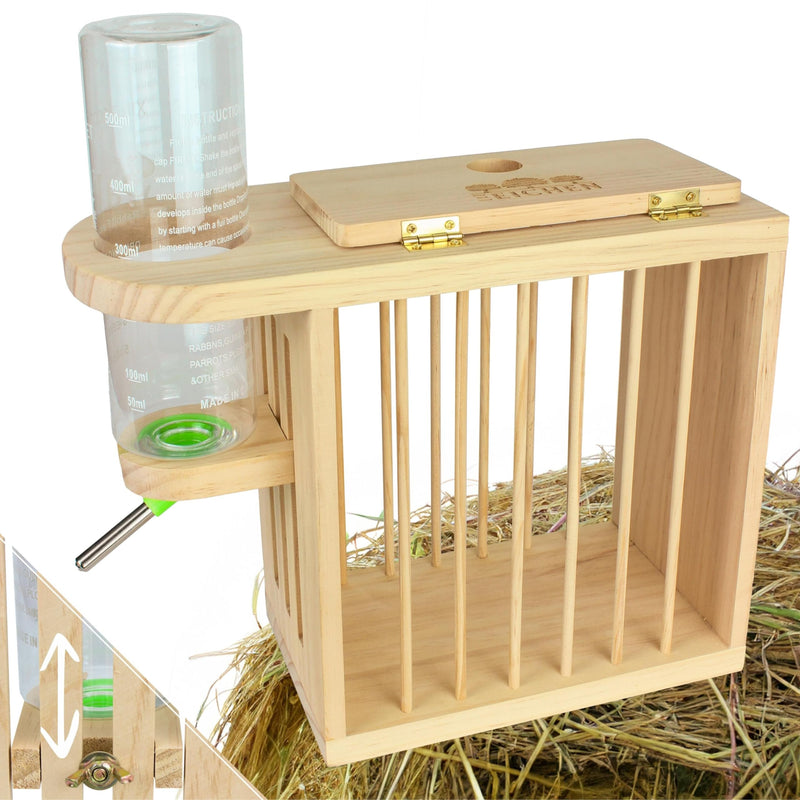 Three Oaks® hay rack including height-adjustable drinking bottle. For guinea pigs, rabbits, hares, hamsters and much more. Untreated FSC wood. Perfect for small animal stables, rabbit accessories, rodent drinking bottle - PawsPlanet Australia
