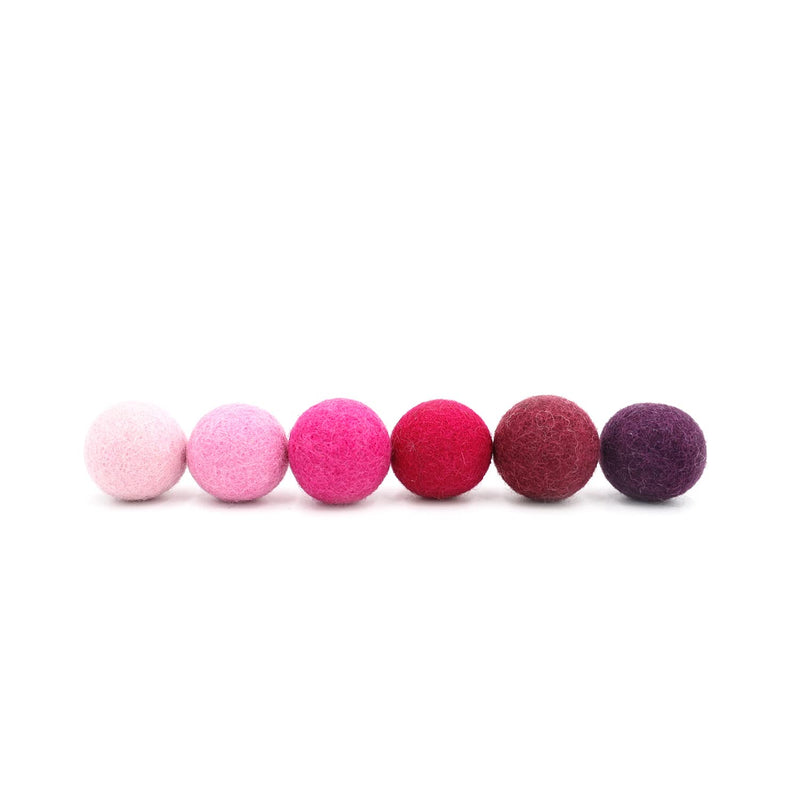 LucyBalu® felt balls for cats | Cat toys | Felt cat balls | Cat toys made from 100% wool I natural toys for cats | Play balls for cats fair from Nepal | 6 pieces| Magenta Viva Magenta - PawsPlanet Australia