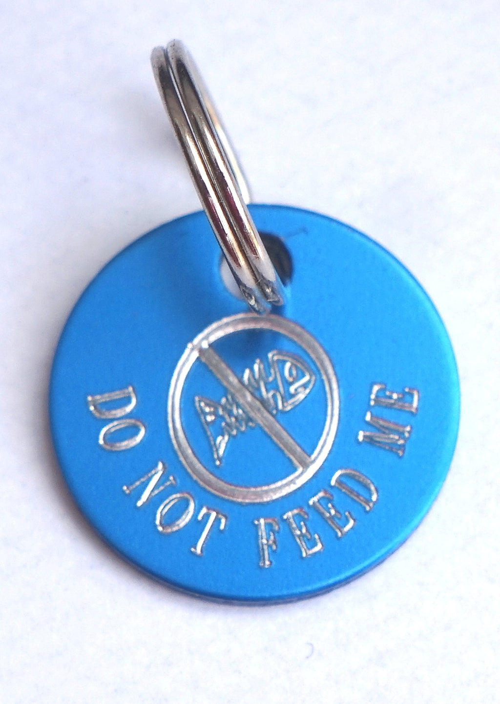 Paradise Pets DO NOT FEED CAT SAFETY ID TAG PERSONALISED ON REVERSE WITH YOUR CHOICE OF TEXT - BLUE WITH FISH BONE MOTIF - PawsPlanet Australia