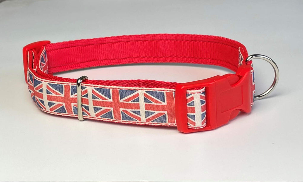 KLASSY K9 LARGE DOG COLLAR VINTAGE UNION JACK DESIGN ON RED CUSHION WEBBING 1" WIDE - PawsPlanet Australia